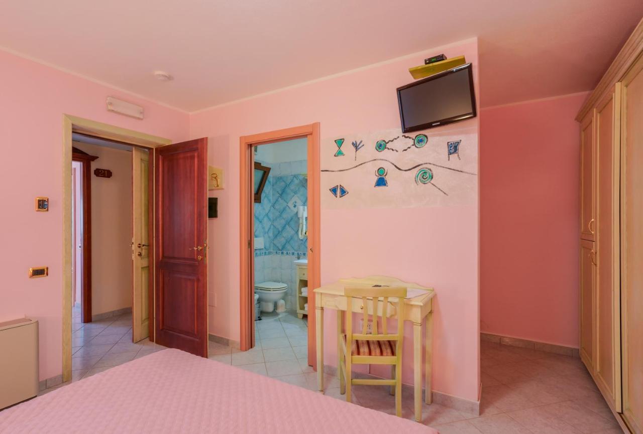 Hotel Solanas Solanas  Extérieur photo