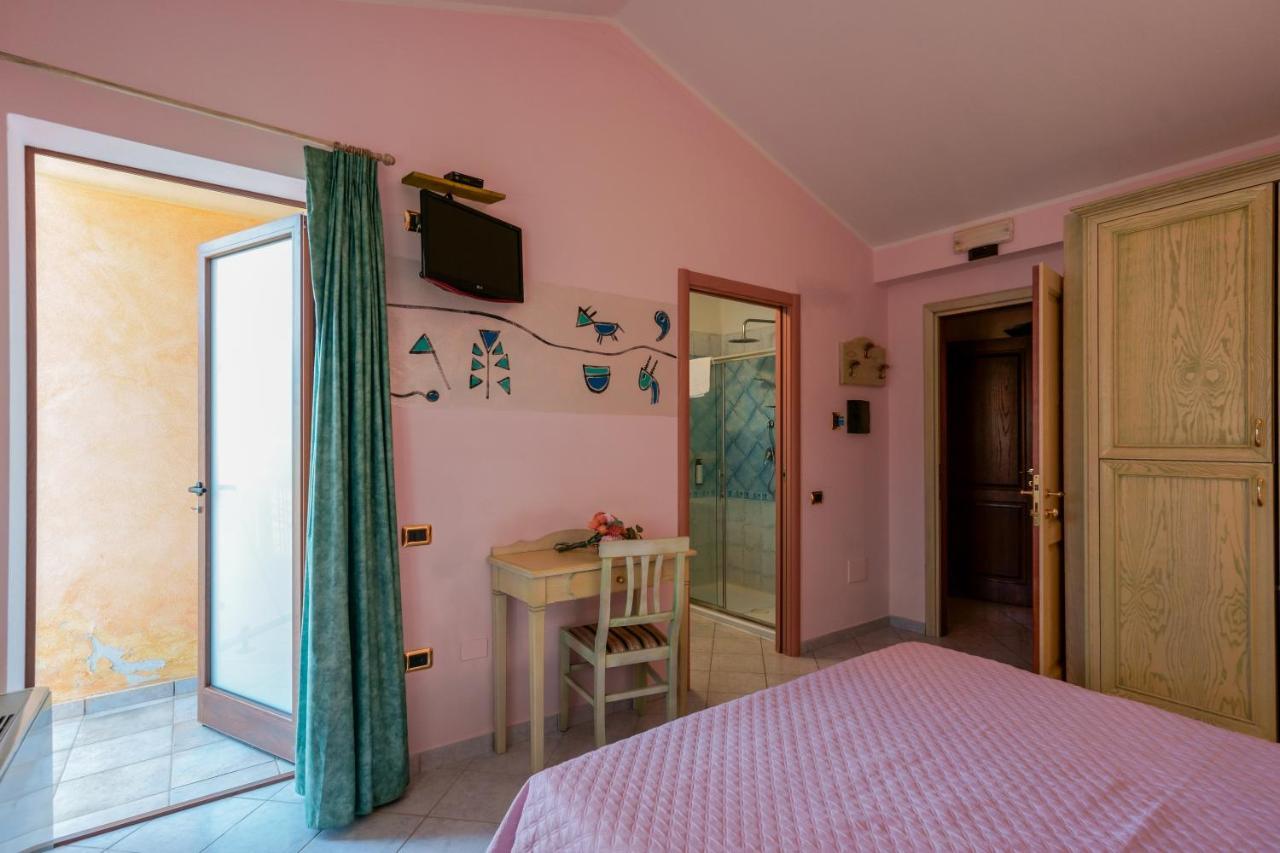 Hotel Solanas Solanas  Extérieur photo