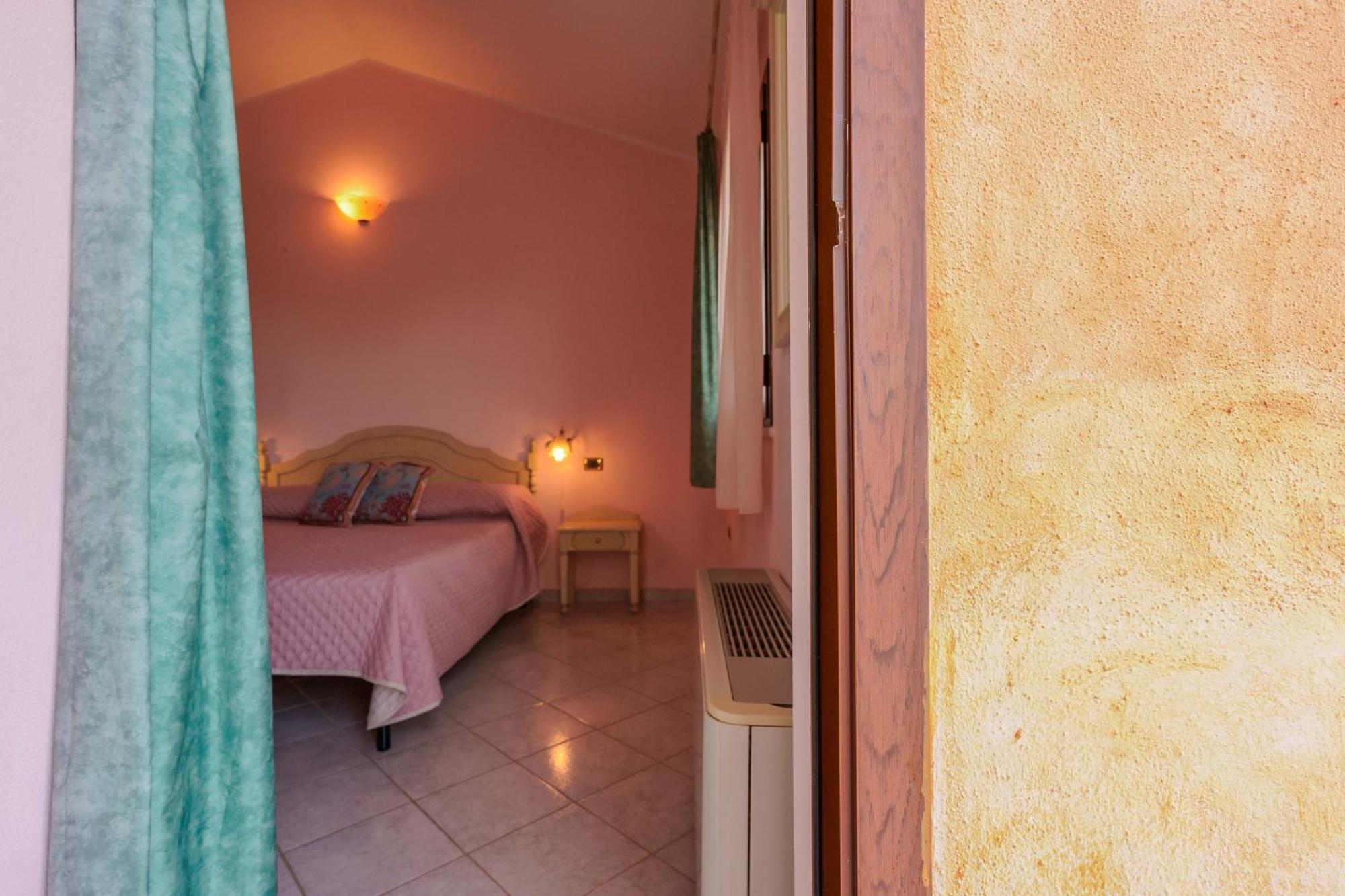 Hotel Solanas Solanas  Extérieur photo