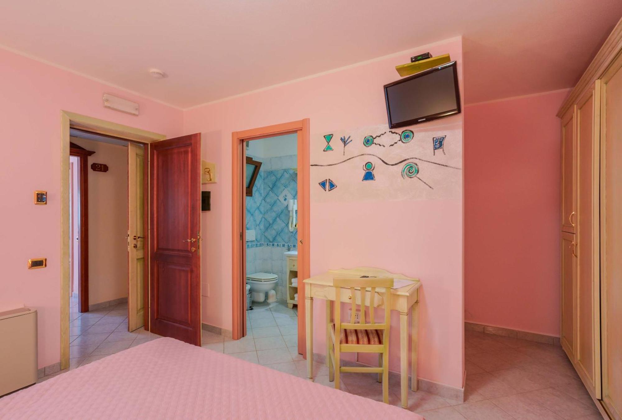 Hotel Solanas Solanas  Extérieur photo
