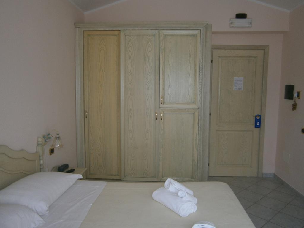 Hotel Solanas Solanas  Extérieur photo